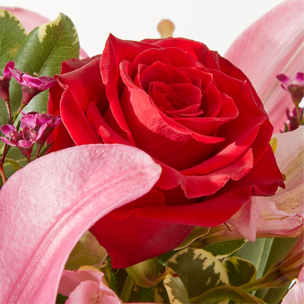 Lucky in Love Bouquet –  Lone Oak Gardens, Fairmount IN
